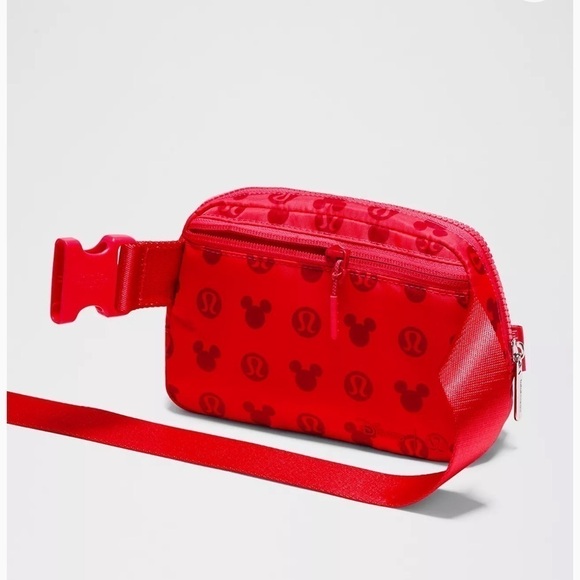 NEW Disney x lululemon Everywhere Belt Bag Long Strap 1L Mickey and Logo - Picture 5 of 5